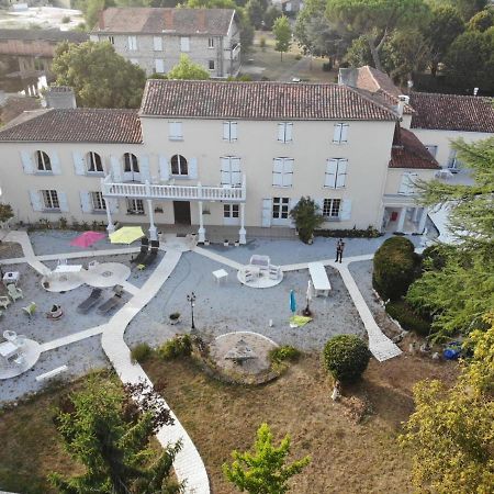 Le Clos Des Cedres B&B Ла Рошфуко Екстериор снимка