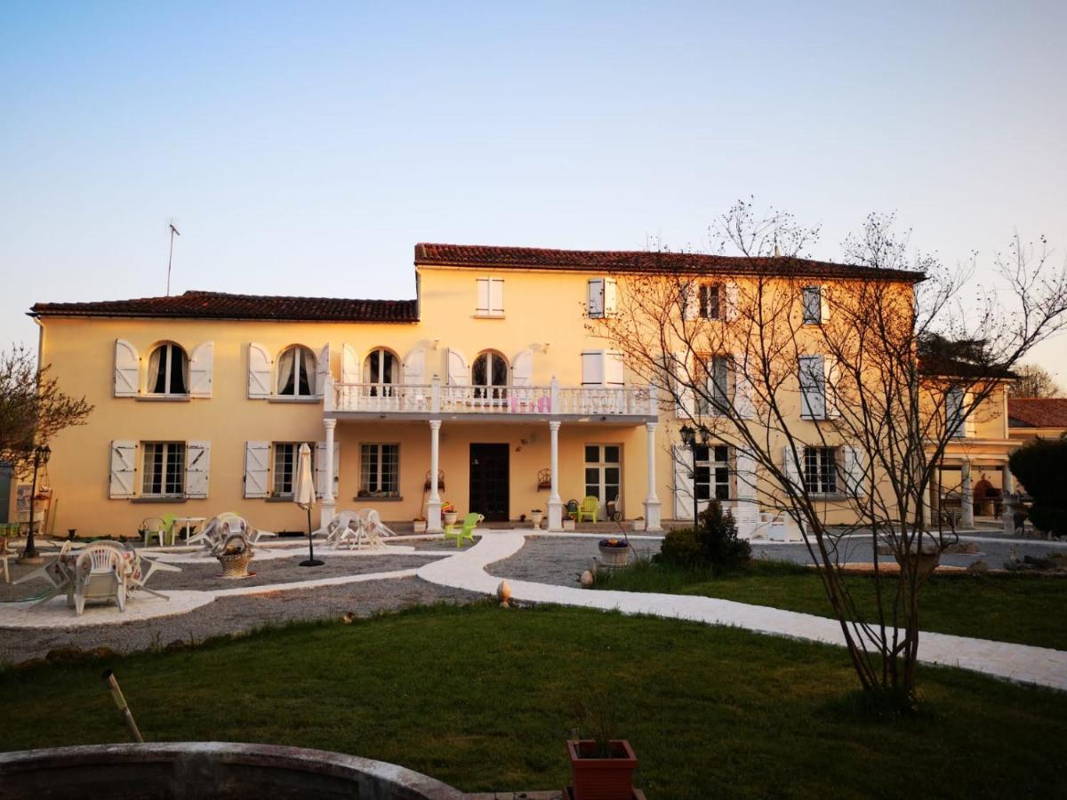 Le Clos Des Cedres B&B Ла Рошфуко Екстериор снимка
