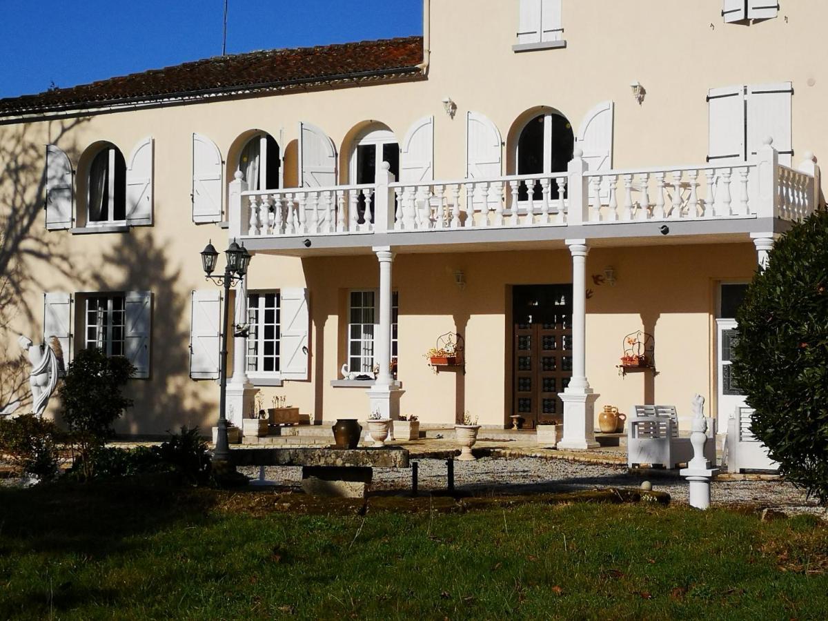 Le Clos Des Cedres B&B Ла Рошфуко Екстериор снимка