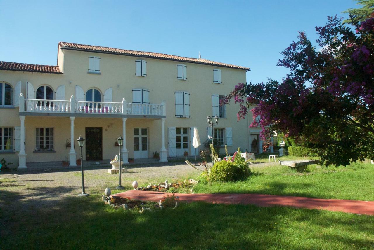 Le Clos Des Cedres B&B Ла Рошфуко Екстериор снимка