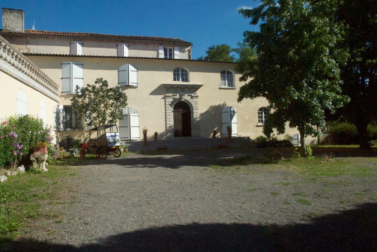 Le Clos Des Cedres B&B Ла Рошфуко Екстериор снимка