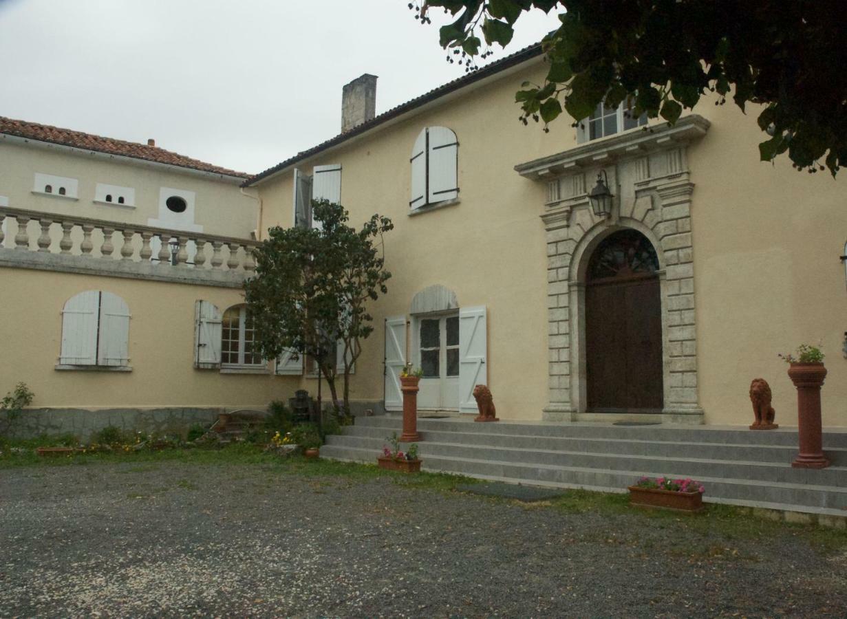 Le Clos Des Cedres B&B Ла Рошфуко Екстериор снимка