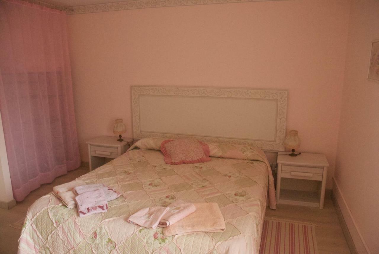 Le Clos Des Cedres B&B Ла Рошфуко Екстериор снимка